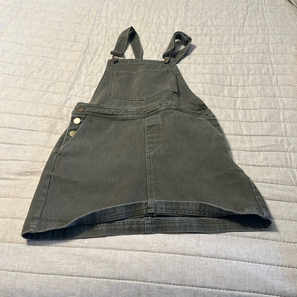 Forever 21 Small green overalls skirt